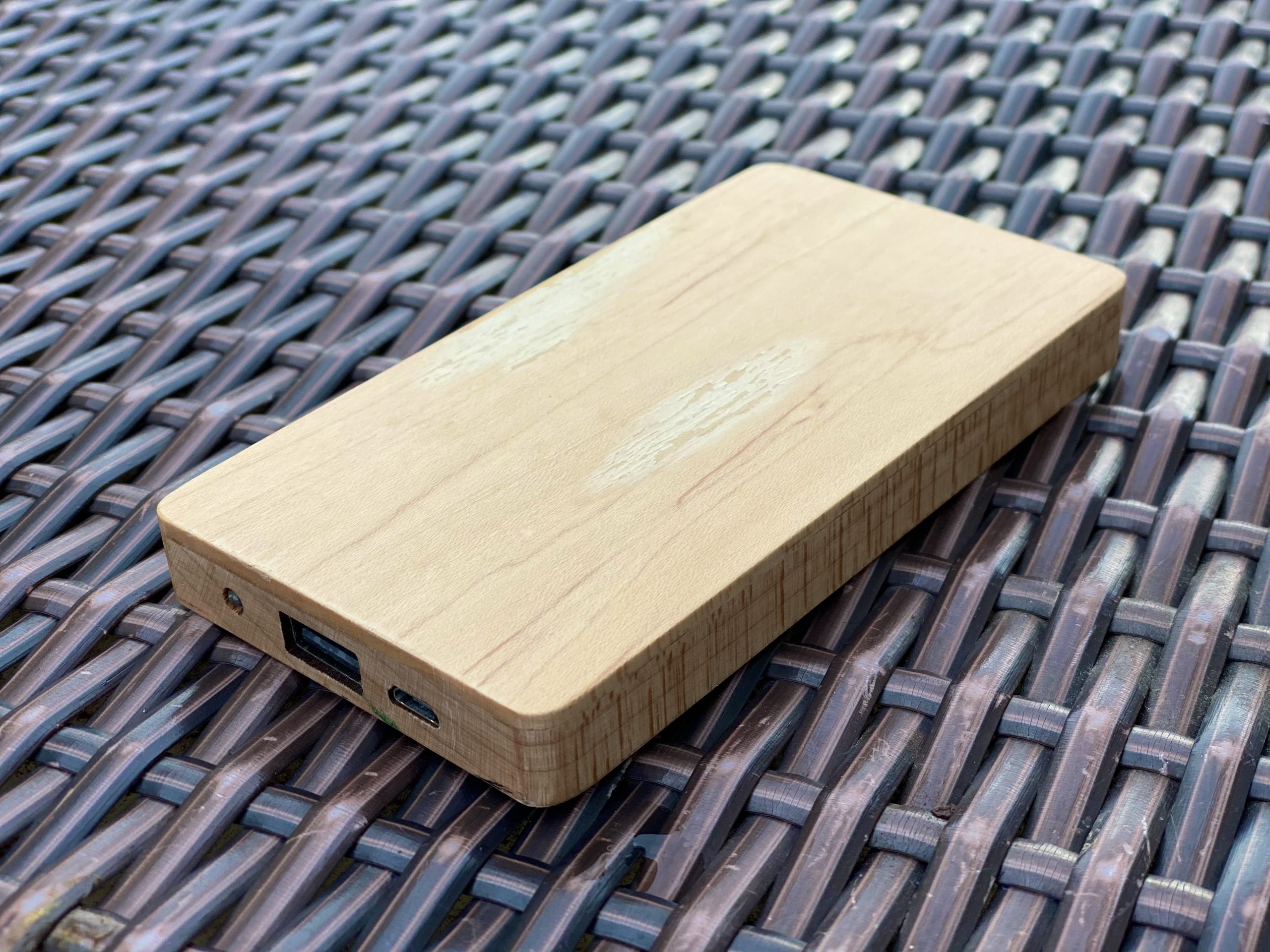 木製モバイルバッテリー