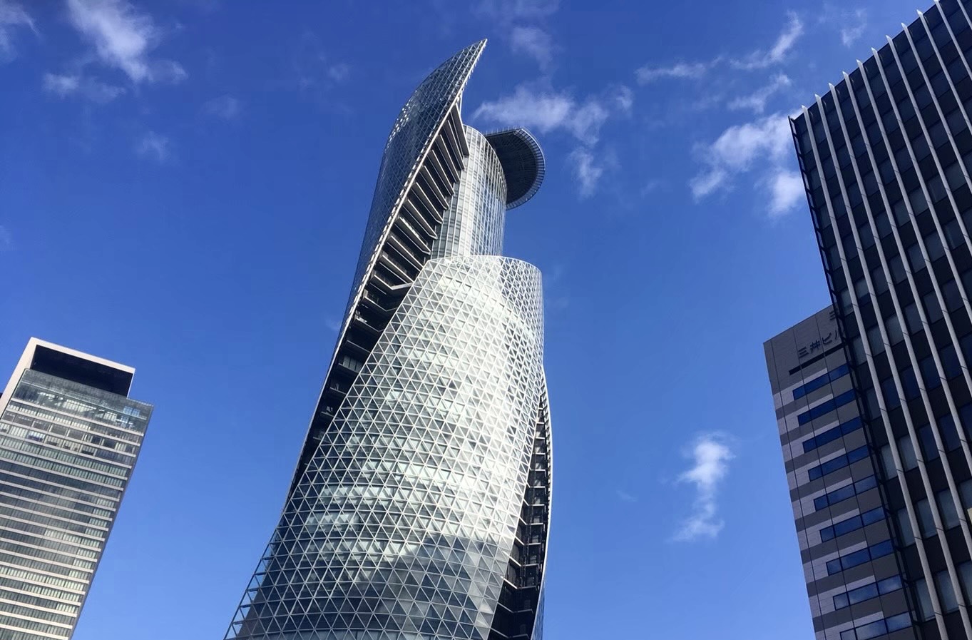 名古屋のビル